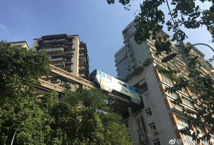 百米大楼斜而不倒!网红重庆到底有多“奇葩”?
