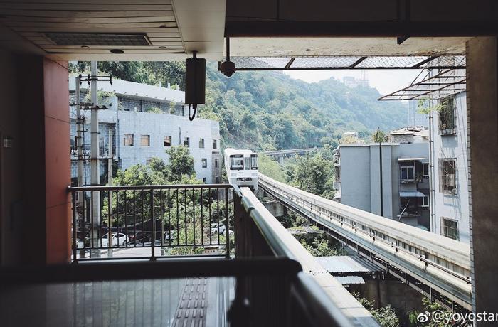 百米大楼斜而不倒!网红重庆到底有多“奇葩”?