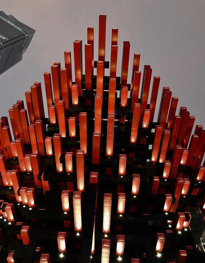 百米大楼斜而不倒!网红重庆到底有多“奇葩”?