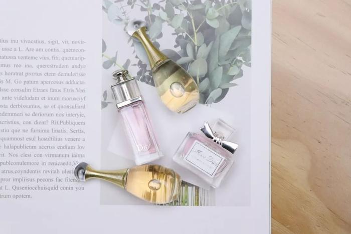 迪奥最火的4款香水，好闻不撞香，149元就能带走一套