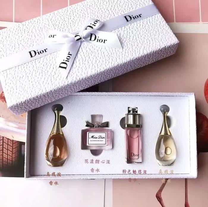 迪奥最火的4款香水，好闻不撞香，149元就能带走一套
