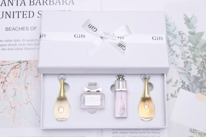 迪奥最火的4款香水，好闻不撞香，149元就能带走一套