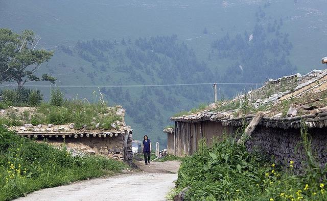 这里是河北省海拔最高的山村，盛夏，人们都来这里避暑