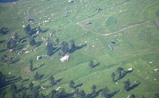 这里是河北省海拔最高的山村，盛夏，人们都来这里避暑