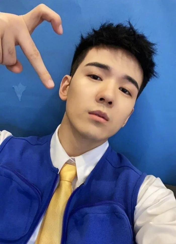 扒叔大爆料:朱丹周一围怀二胎的料?金莎整成一张蛇精脸?黄圣依C位预定?