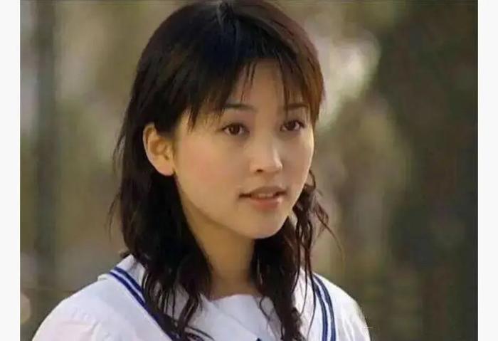 扒叔大爆料:朱丹周一围怀二胎的料?金莎整成一张蛇精脸?黄圣依C位预定?