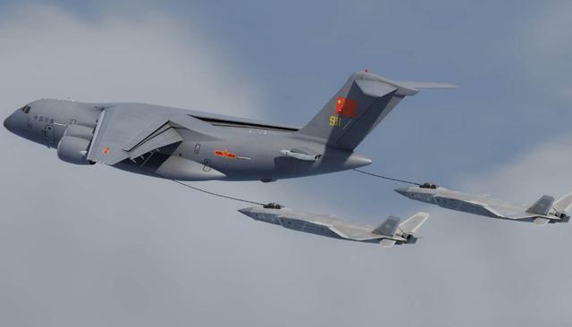 运20和安225相比，载重相差184吨，最大起飞重量相差420吨