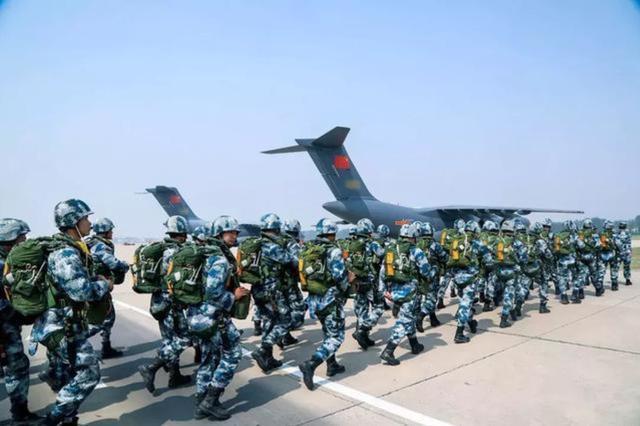 运20和安225相比，载重相差184吨，最大起飞重量相差420吨