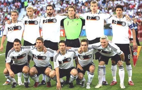 足坛史上最强的6个前锋！堪称进球机器，一人是世纪金靴