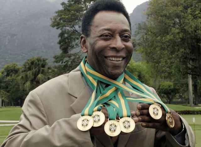 足坛史上最强的6个前锋！堪称进球机器，一人是世纪金靴