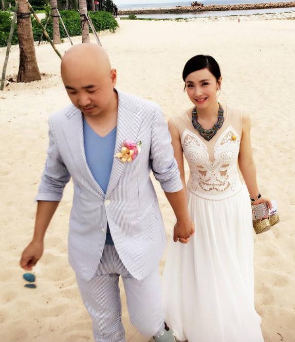 雪诺和“女野人”订婚！中国也有很多这样的明星夫妻！最服张学友