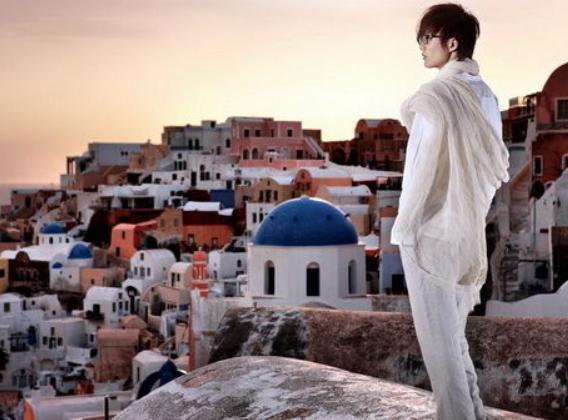 身处娱乐圈却从无浮躁感，默默前行的许嵩，或许才是最佳音乐人吧