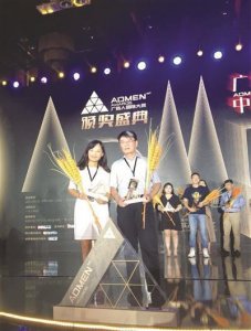 ​那些破镜重圆后的喜极而泣 是人们见到过的最感人表情