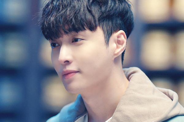 黄金瞳原著小说各个人物结局 和庄睿最后走到了一起的秦宣冰剧中却成了大反派