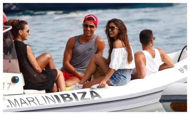 俘获甜茶的美艳御姐,她是谁?