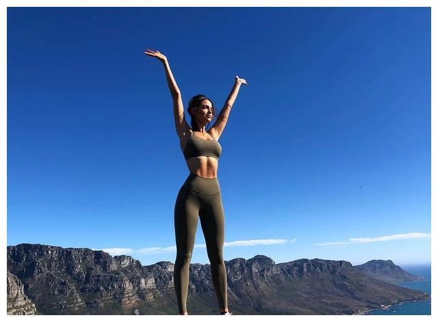 俘获甜茶的美艳御姐,她是谁?