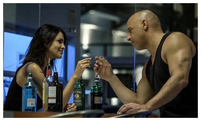 俘获甜茶的美艳御姐,她是谁?