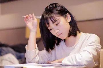 卖人设、买水军、捆绑胡一天,沈月还真是个宝藏女孩!