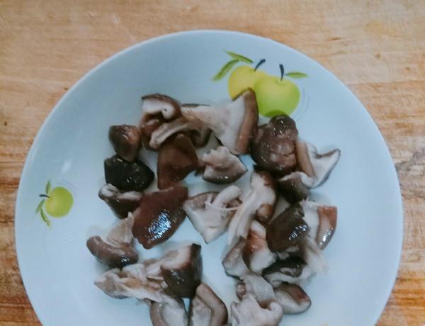 鸡身上最好吃的部位,不是鸡腿而是它,嚼起来嘎嘣脆,老人吃最好