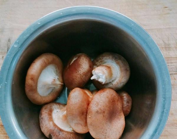 鸡身上最好吃的部位,不是鸡腿而是它,嚼起来嘎嘣脆,老人吃最好