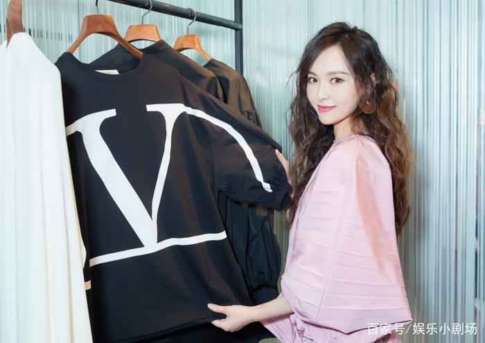 36岁唐嫣活动生图曝光,离开了精修照,女神终于有了年龄感