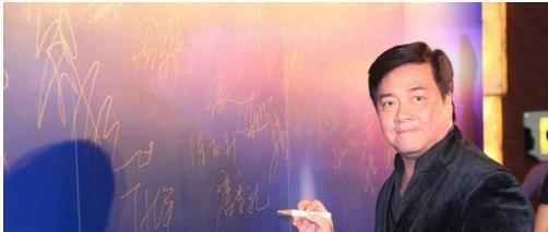 当初她横插一脚, 让林心如爱恨两难, 如今抢尽了范爷的风头