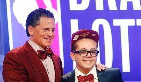 这个21岁的小伙子你可能不认识,但骑士的总冠军必须有他一份功劳