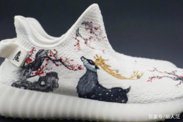 YEEZY 350 V2 Triple White你pick了吗,快来看看吧