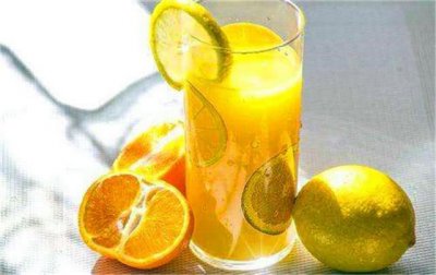 ​这5种柠檬味的饮料，柠檬水算甜的，最后1个“酸出天际”