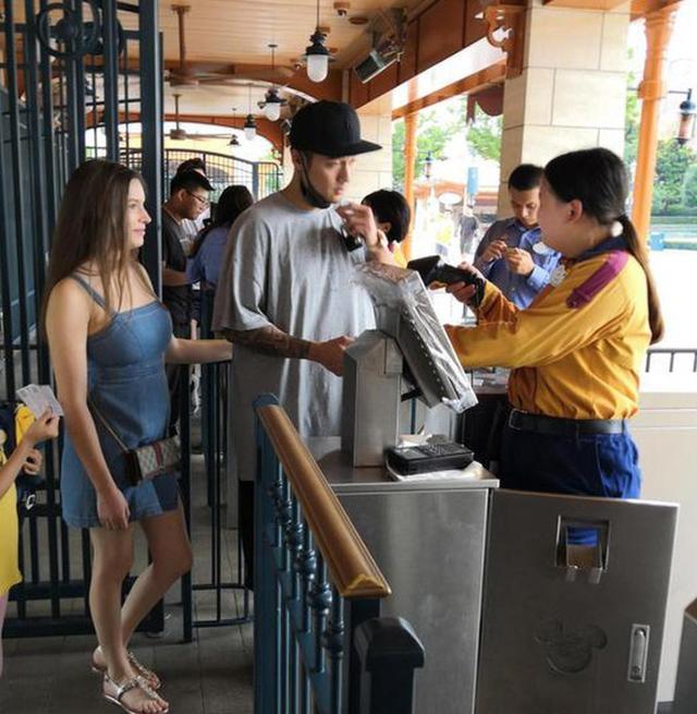 蒋劲夫新恋情曝光,女友疑似乌拉圭籍,网友:口味真专一