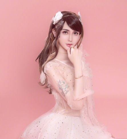 被刘梓晨女装cos照圈粉？醒醒！