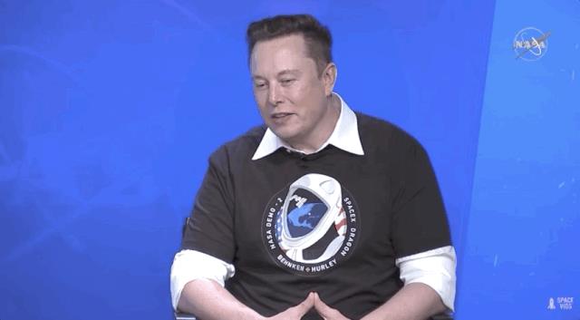 龙飞船与国际空间站对接成功,直播五位宇航员太空汇合!马斯克终于松了一口气