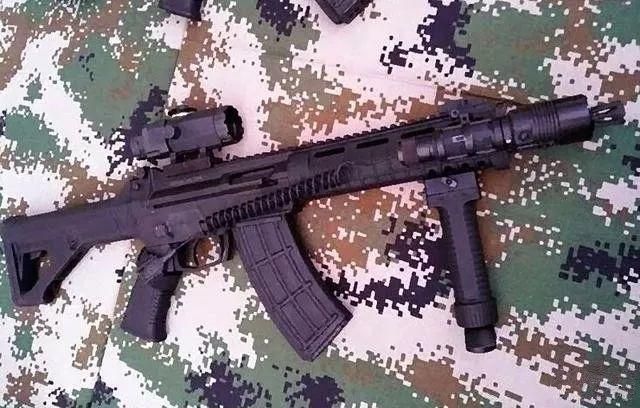 中国下一代制式步枪曝光!这次是有托步枪,不是95魔改