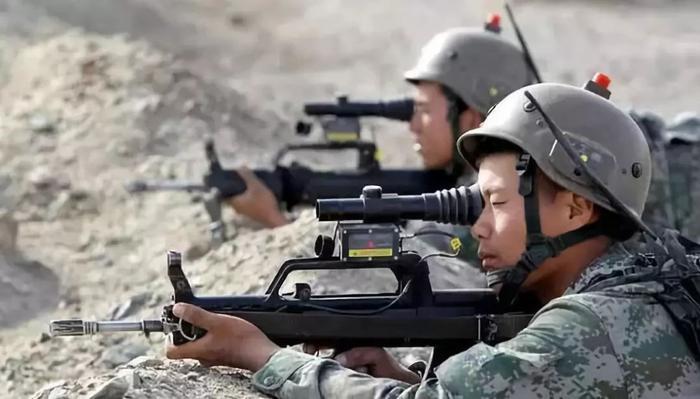 中国下一代制式步枪曝光!这次是有托步枪,不是95魔改