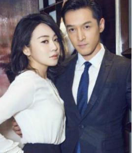 46岁闫妮近照曝光, 曾和胡歌热情激吻, 如今17岁女儿长得貌美如花