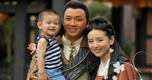 董洁9岁儿子近照曝光,清秀帅气酷似潘粤明