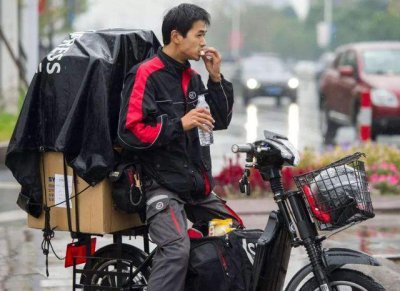 ​速度慢、服务差！国内“差评”最多的3家老牌快递，你用过几个？