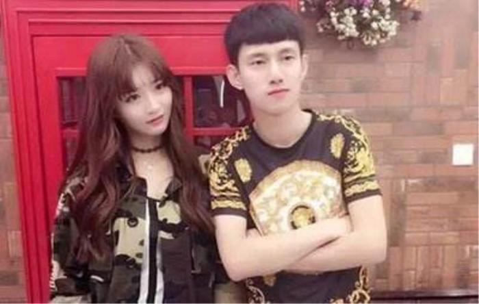 阿哲曾经最强的女徒退网后竟然去演话剧了,为这个努力的女孩点赞