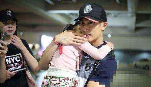 别再怪吴尊老婆戴口罩了, 过激粉丝曾对她做过的事, 吴尊差点崩溃