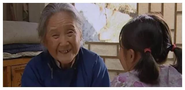 91岁“大器晚成”的影视演员鲁园老师去世，暖春，不暖了