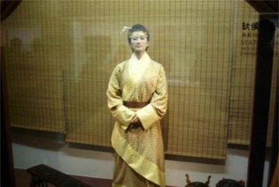 ​辛追夫人复原图曝光，美艳迷人，网友：难怪能穿“最薄内衣”