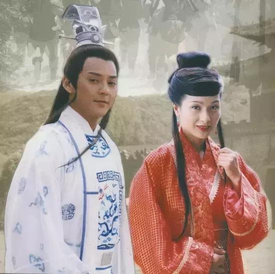 57岁莫少聪生活近照:曾经能跟刘德华齐名,如今妻离子散走穴为生