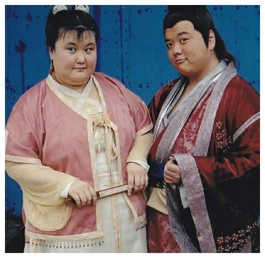 她是最另类“星女郎”!生活中与小三岁老公恩爱20年!