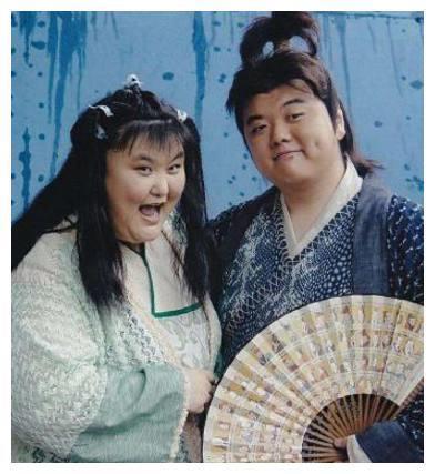 她是最另类“星女郎”!生活中与小三岁老公恩爱20年!