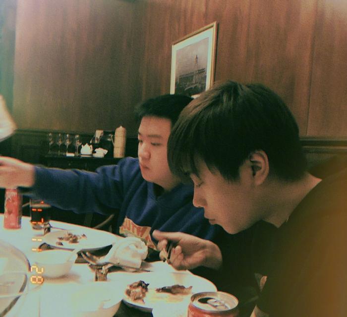 马飞飞最后还是逃不过被五五开抛弃的下场，已经离开直播界