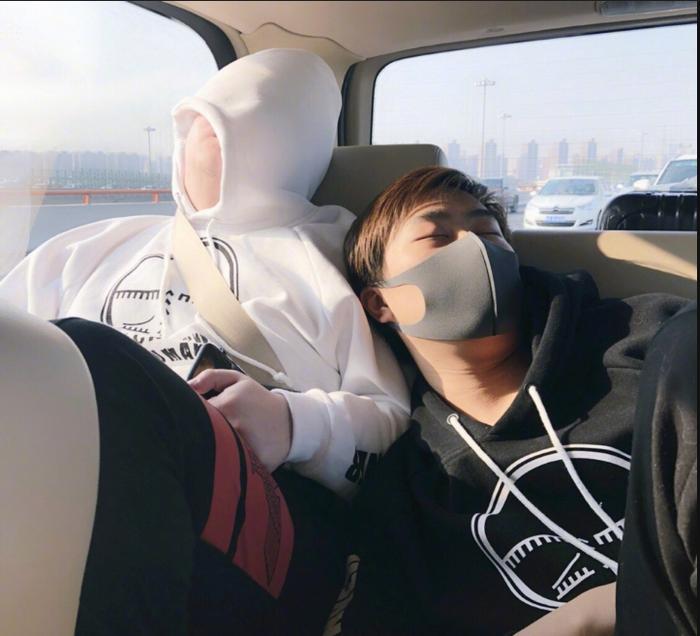 马飞飞最后还是逃不过被五五开抛弃的下场，已经离开直播界