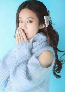 ​那些穿毛衣很美的女星, 你最中意谁?