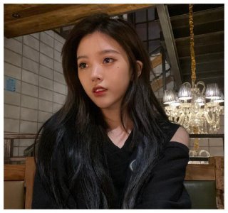 ​给网红颜值打分，彭十六61，刘思瑶85。而她仅素颜拿100！