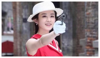 ​赵丽颖家人照曝光，弟弟和爸爸太像，网友感慨：一家都是高颜值！