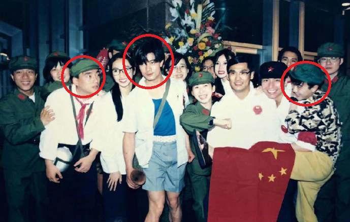 黎姿偶遇4女友人聊天，随后发博晒出20年前旧照怀念